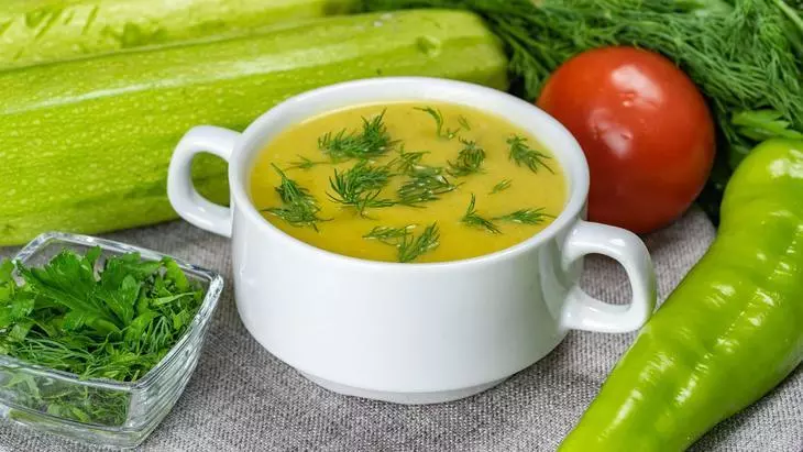 Суп-пюре из кабачков с морковью и луком на мясном бульоне: шаг 9