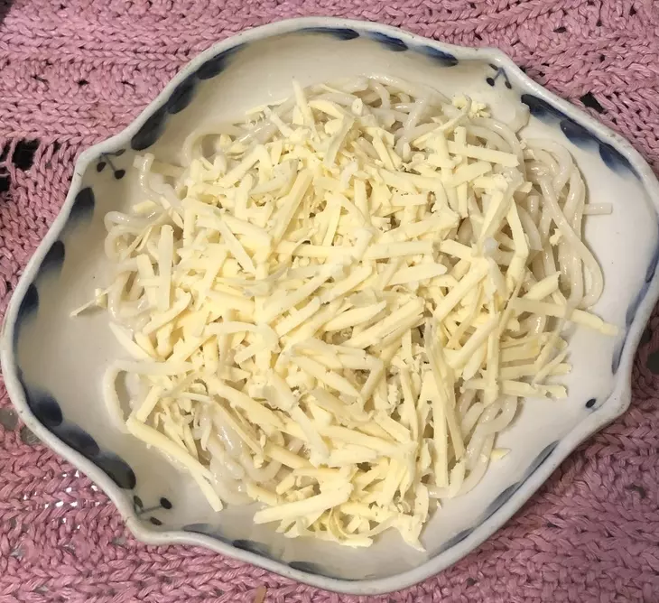 Спагетти с сыром, сёмгой и соусом песто!  #блюдосизюминкой: шаг 1