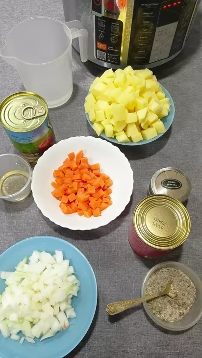 Картофель с фасолью и тушенкой: шаг 2
