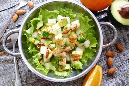Салат из дыни и авокадо с миндалем #блюдосизюминкой: шаг 3