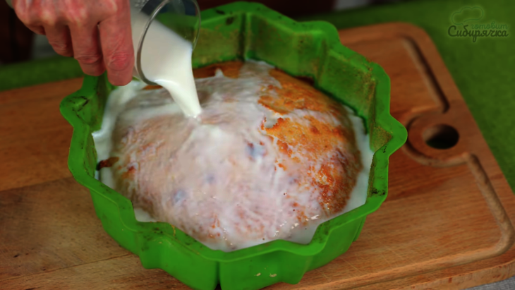 Молочный пирог-манник с абрикосами в духовке: шаг 7