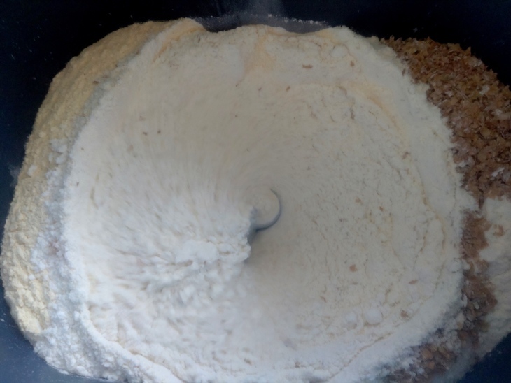 Хлеб в мультиварке с гороховой мукой #блюдосизюминкой: шаг 2