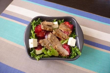 Салат из куриной печени с карамелизированными сливами #блюдосизюминкой: шаг 3