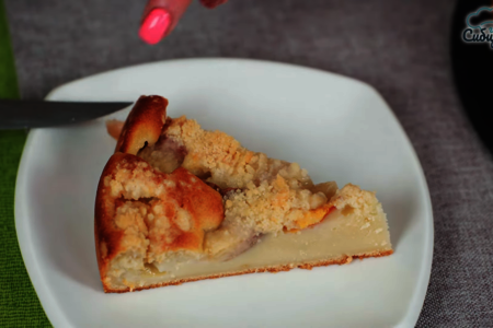 Сладкий пирог с персиками из теста на кефире: шаг 8