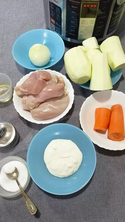 Курица с кабачками (в мультиварке): шаг 1