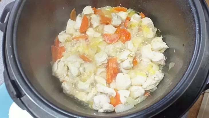 Курица с кабачками (в мультиварке): шаг 4