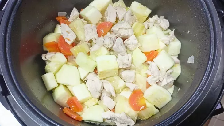 Курица с кабачками (в мультиварке): шаг 5