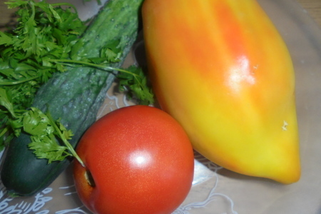 Салат из свежих овощей с медово-горчичной заправкой махеевъ #махеевъ: шаг 1