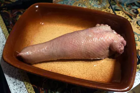 Шейка гуся фаршированная: шаг 7