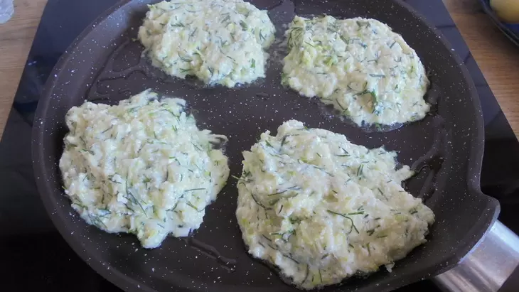 Кабачково-творожные оладьи с горчичным вкусом махеевъ #махеевъ: шаг 6