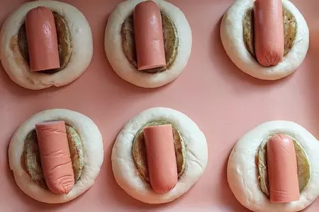 Булочки с сосисками и кабачком #махеевъ: шаг 9