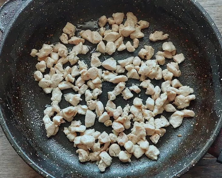 Слоеный пирог с курицей и помидорами #махеевъ: шаг 3