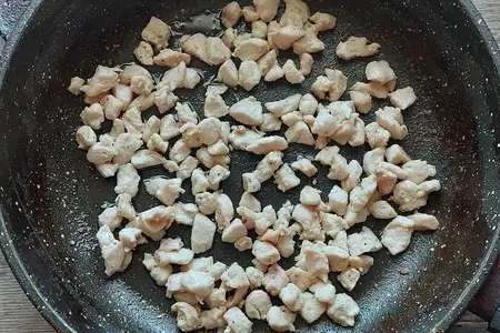 Слоеный пирог с курицей и помидорами #махеевъ: шаг 3