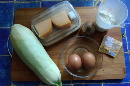 Кабачковая лепёшка с томатным соусом и сыром "махеевъ" #махеевъ: шаг 1