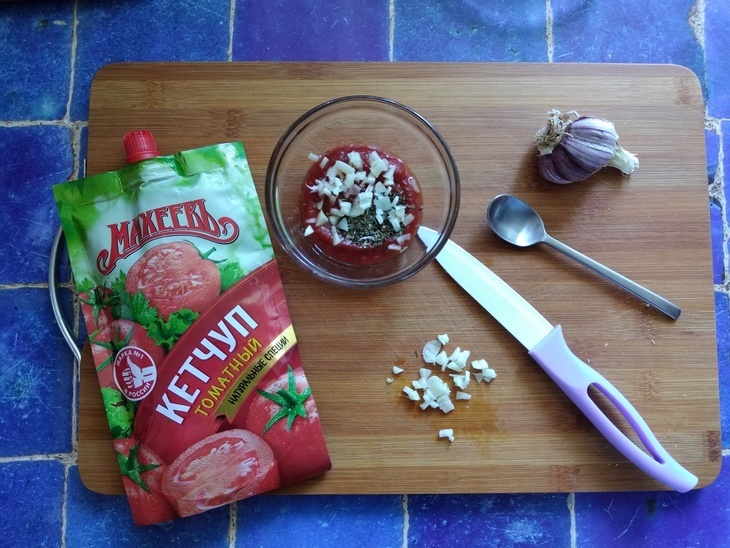 Кабачковая лепёшка с томатным соусом и сыром "махеевъ" #махеевъ: шаг 7