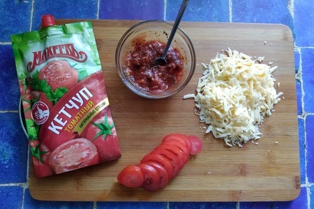 Кабачковая лепёшка с томатным соусом и сыром "махеевъ" #махеевъ: шаг 8