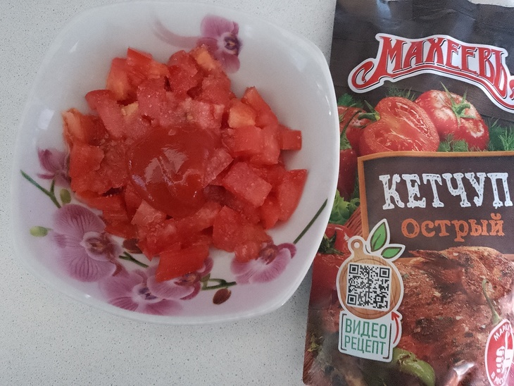 Салатик вкусняшка с кетчупом "махеевъ" #махеевъ: шаг 2
