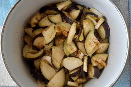 Салат из баклажанов с овощами и кетчупом "махеевъ"#махеевъ: шаг 2