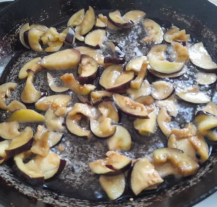 Салат из баклажанов с овощами и кетчупом "махеевъ"#махеевъ: шаг 3