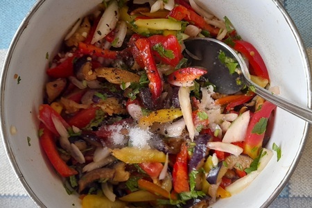 Салат из баклажанов с овощами и кетчупом "махеевъ"#махеевъ: шаг 12