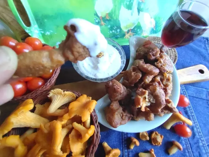 Лисички в пивном кляре с соусом "махеевъ" #махеевъ: шаг 12