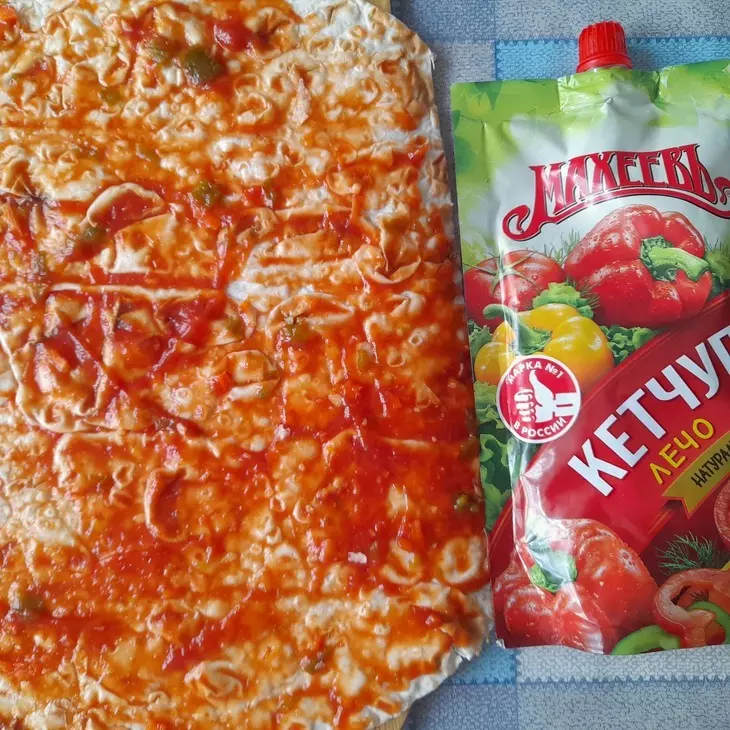 Из лаваша "штрумбы" с фаршем и кетчупом "махеевъ"#махеевъ: шаг 7