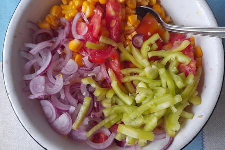 Салат из помидоров с кукурузой "махеевъ" #махеевъ: шаг 9