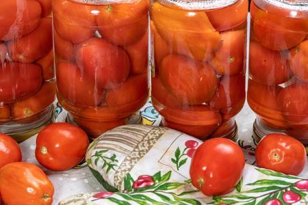 Маринованные в меру сладкие помидоры на зиму, без стерилизации: шаг 9