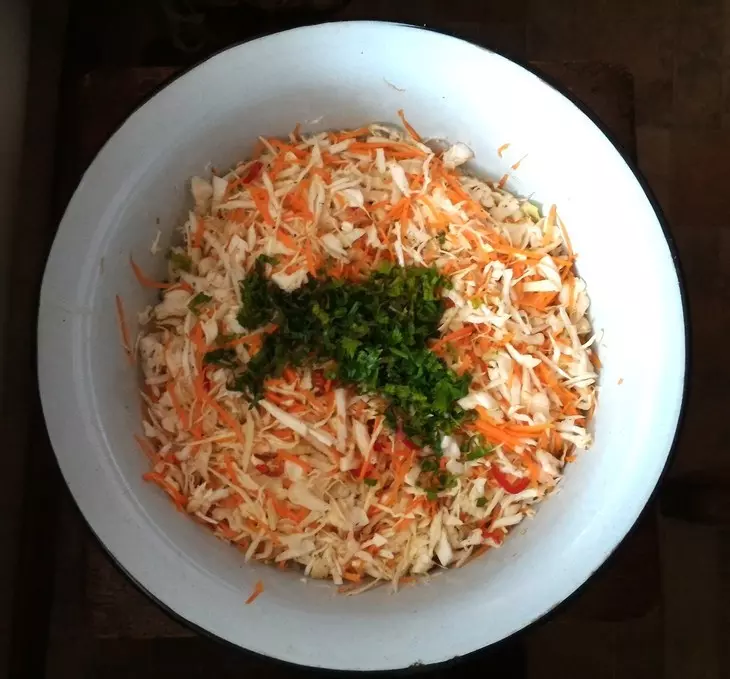 Острая закуска из перца с капустой: шаг 6
