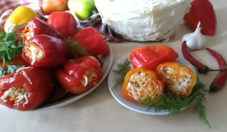 Острая закуска из перца с капустой: шаг 12
