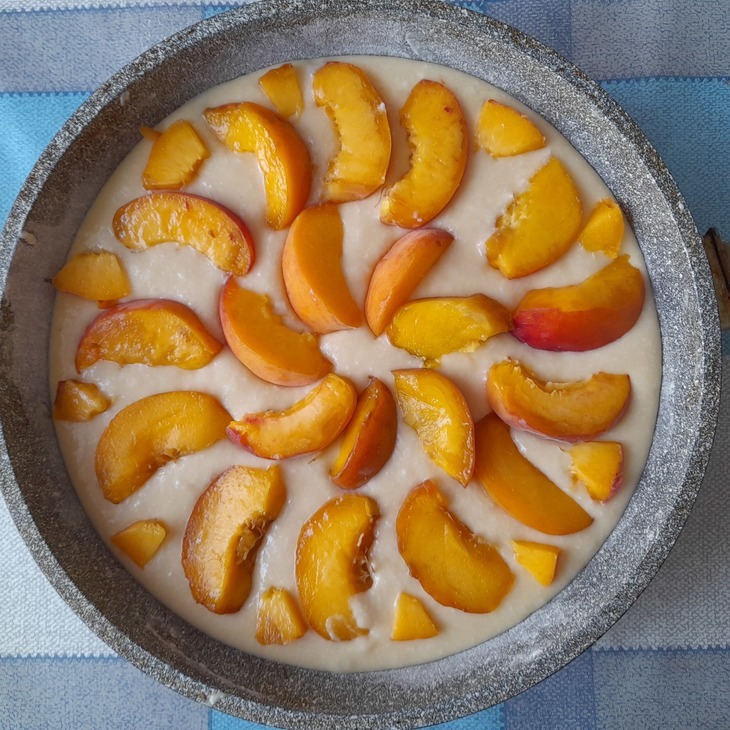 Пирог с персиками: шаг 9