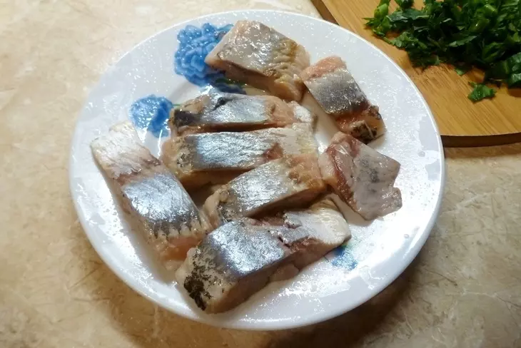 Острые маринованные перчики с селедкой: шаг 4