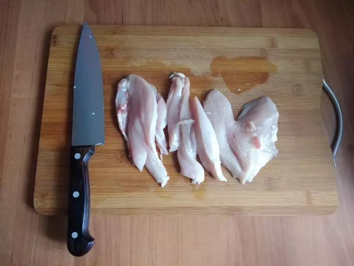 Запечённая курица на хлебе с овощами: шаг 2