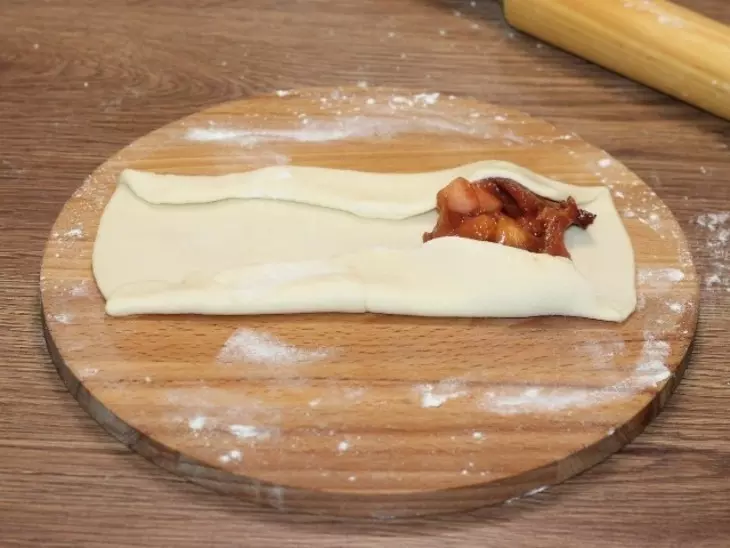Булочки с фруктами в молочной заливке: шаг 18