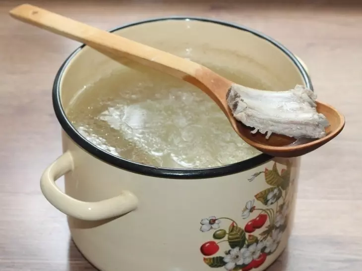 Щи со свиными ребрышками и курицей: шаг 2
