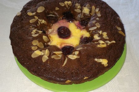 Шоколадный пирог с творогом и сливами: шаг 12