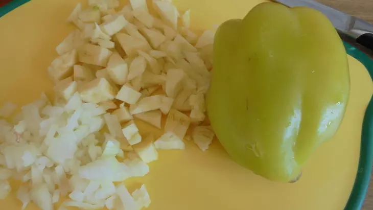Запеченные кабачки с овощами и сулугуни: шаг 3