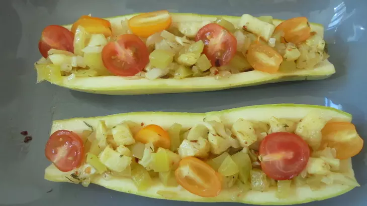 Запеченные кабачки с овощами и сулугуни: шаг 7