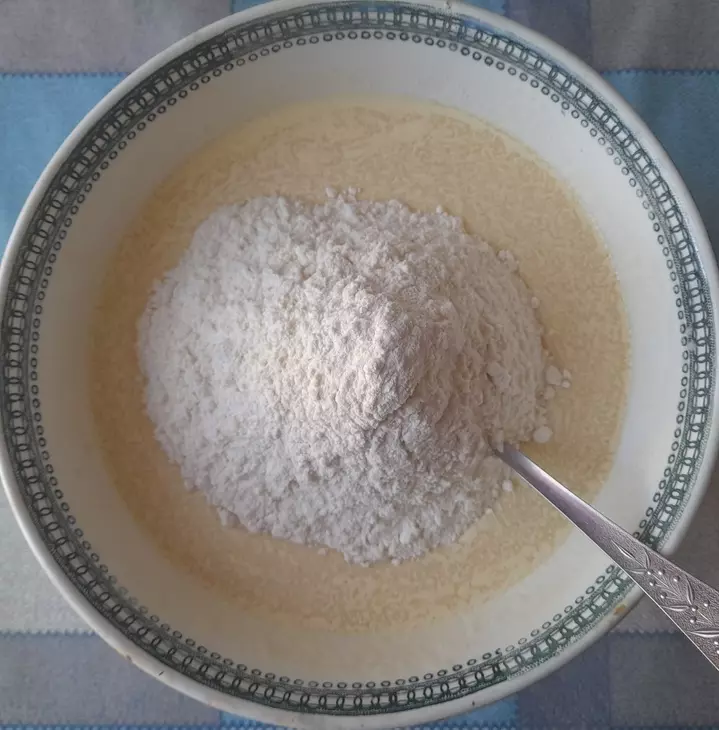 Ватрушка с творогом и яблоками: шаг 6