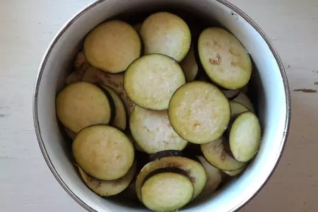 Запеканка из баклажанов и кабачков с курицей: шаг 1