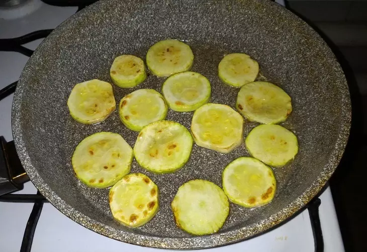 Запеканка из баклажанов и кабачков с курицей: шаг 4