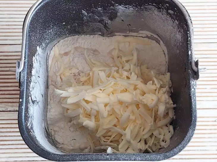 Пирог с яблоками и грецкими орешками: шаг 2
