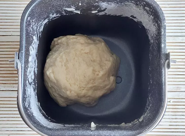 Пирог с яблоками и грецкими орешками: шаг 3