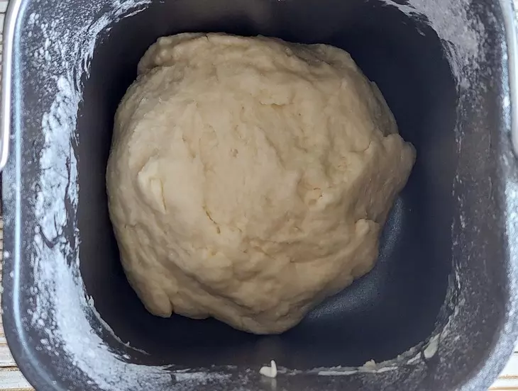 Пирог с яблоками и грецкими орешками: шаг 4