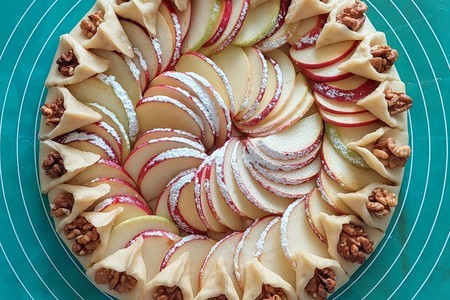 Пирог с яблоками и грецкими орешками : шаг 10