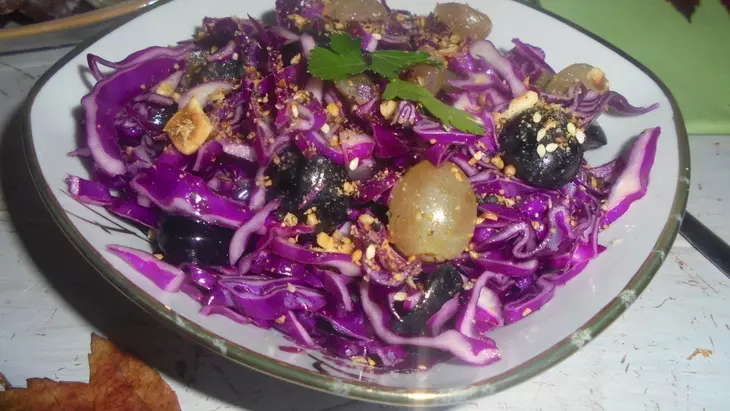 Салат из красной капусты с виноградом и дуккой: шаг 6