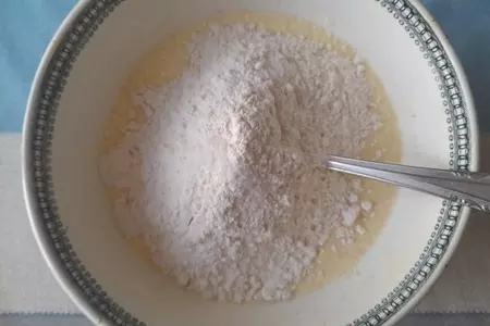Дрожжевой пирог с яблоками и ежевикой: шаг 4