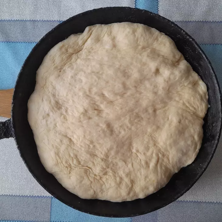Дрожжевой пирог с яблоками и ежевикой: шаг 17