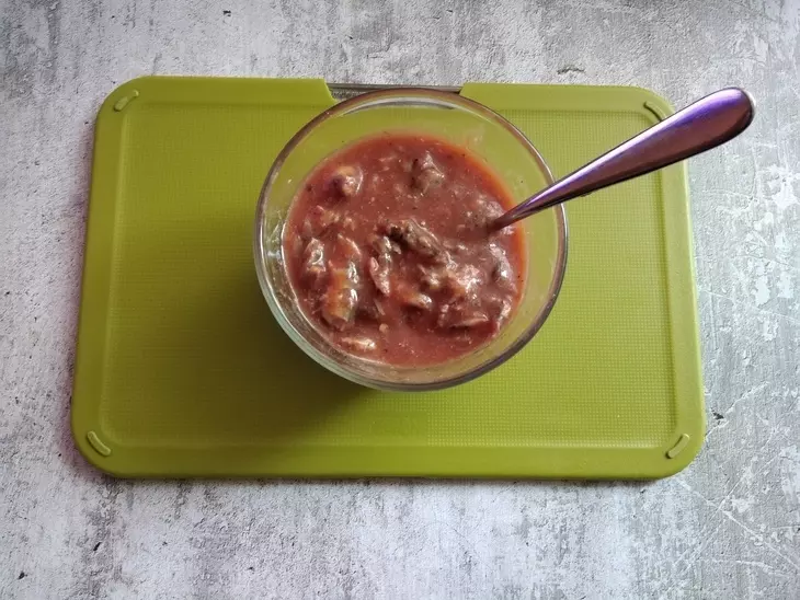 Суп из кильки в томате с овощами: шаг 3