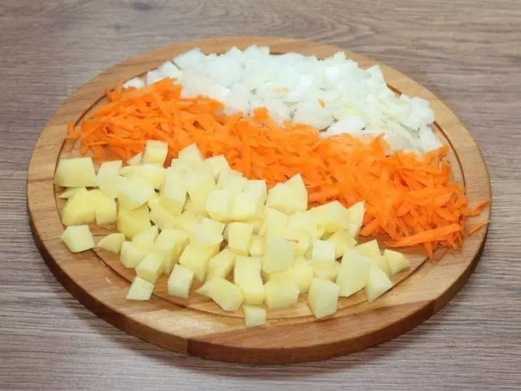 Куриная грудка с овощами в сметанном соусе: шаг 2